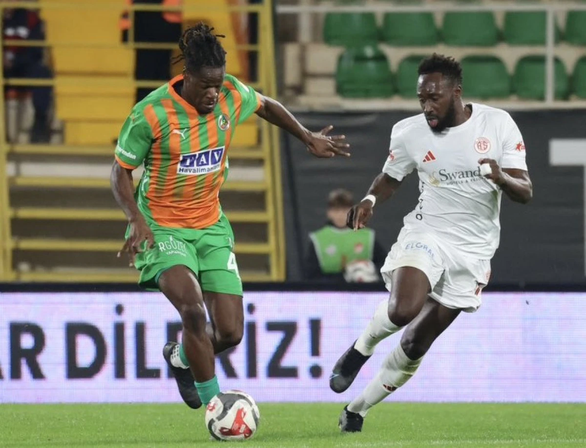 Corendon Alanyaspor Zorlu Derbide İki Puandan Oldu