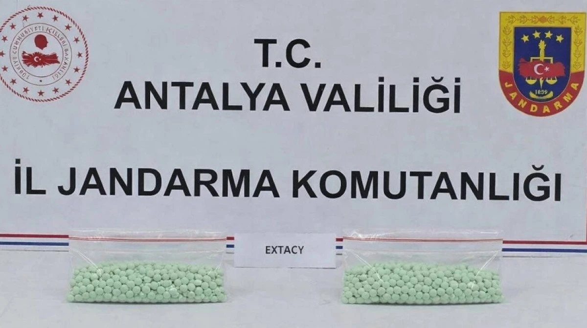 D&ouml;şemealtı&rsquo;nda 1.105 Adet Sentetik Hap Ele Ge&ccedil;irildi