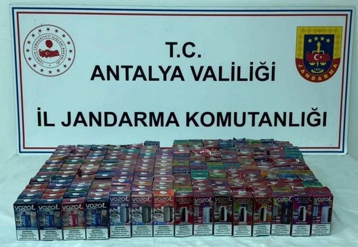 D&ouml;şemealtı&rsquo;nda Ka&ccedil;ak Elektronik Sigara Operasyonu