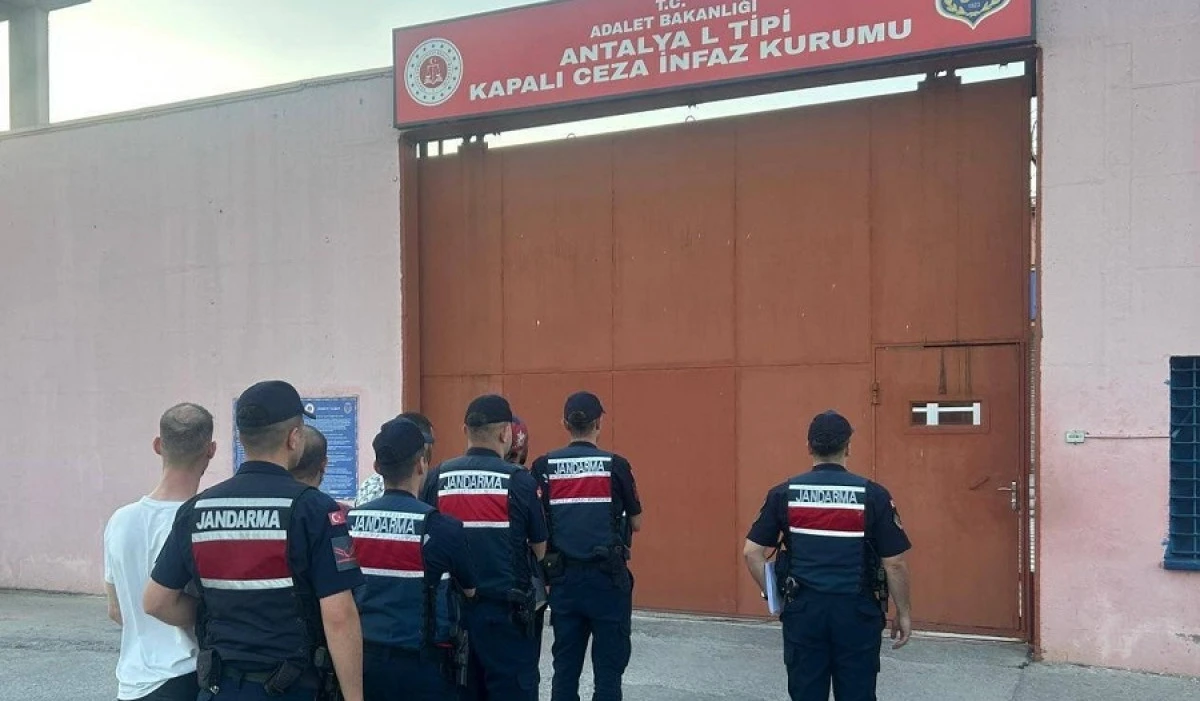 D&ouml;şemealtı&rsquo;nda Uyuşturucu Operasyonu: 4 Ş&uuml;pheli Tutuklandı