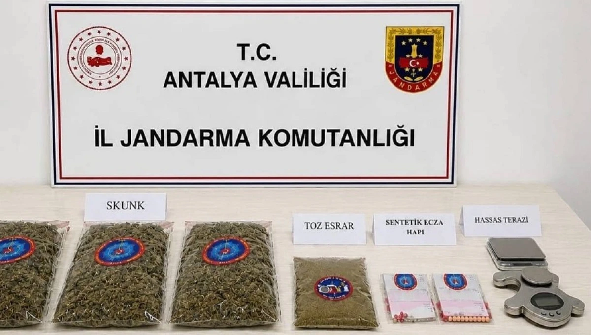 D&ouml;şemealtı'nda Uyuşturucu Operasyonu: Kilolarca Uyuşturucu Ele Ge&ccedil;irildi