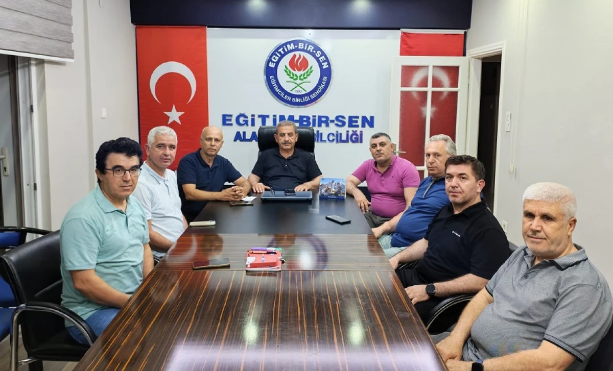 Eğitim-Bir-Sen'den Parlay&uuml;ksel İlkokulu A&ccedil;ıklaması