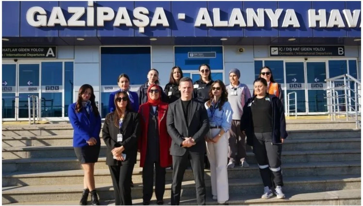 Gazipaşa-Alanya Havalimanı&rsquo;nda &ldquo;Geleceğe Taşıyan Kadınlar&rdquo; Sergisi A&ccedil;ıldı