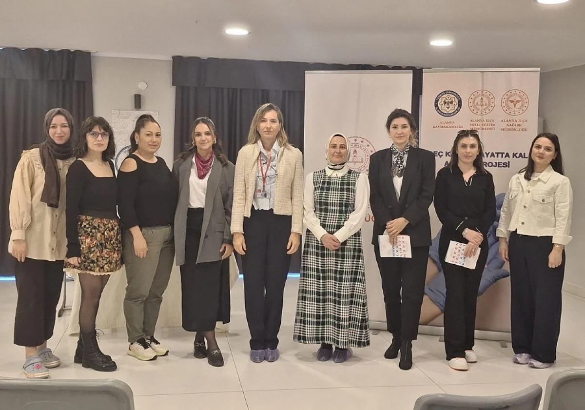 Ge&ccedil; Kalma Hayatta Kal Alanya Projesi Kapsamında Veli Eğitim Semineri D&uuml;zenlendi