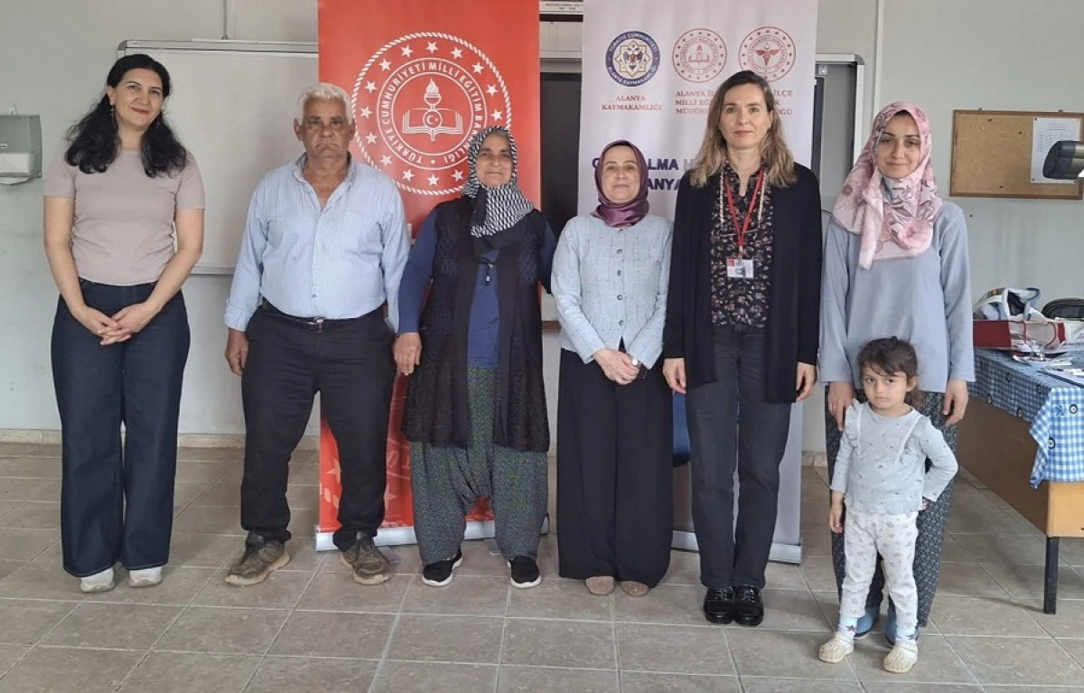 Ge&ccedil; Kalma Hayatta Kal Alanya Projesi Kapsamında Veli Eğitim Semineri D&uuml;zenlendi