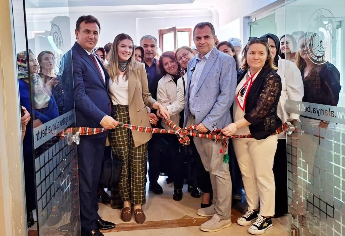 Hacet ve Dinek Mahallelerinde El Emeği &Uuml;r&uuml;nler Sergilendi