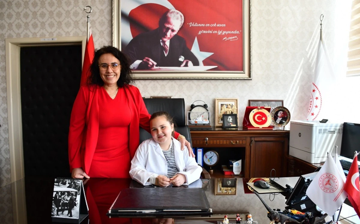 HASTANEDE TEDAVİ G&Ouml;REN &Ccedil;OCUKLARA 23 NİSAN S&Uuml;RPRİZİ