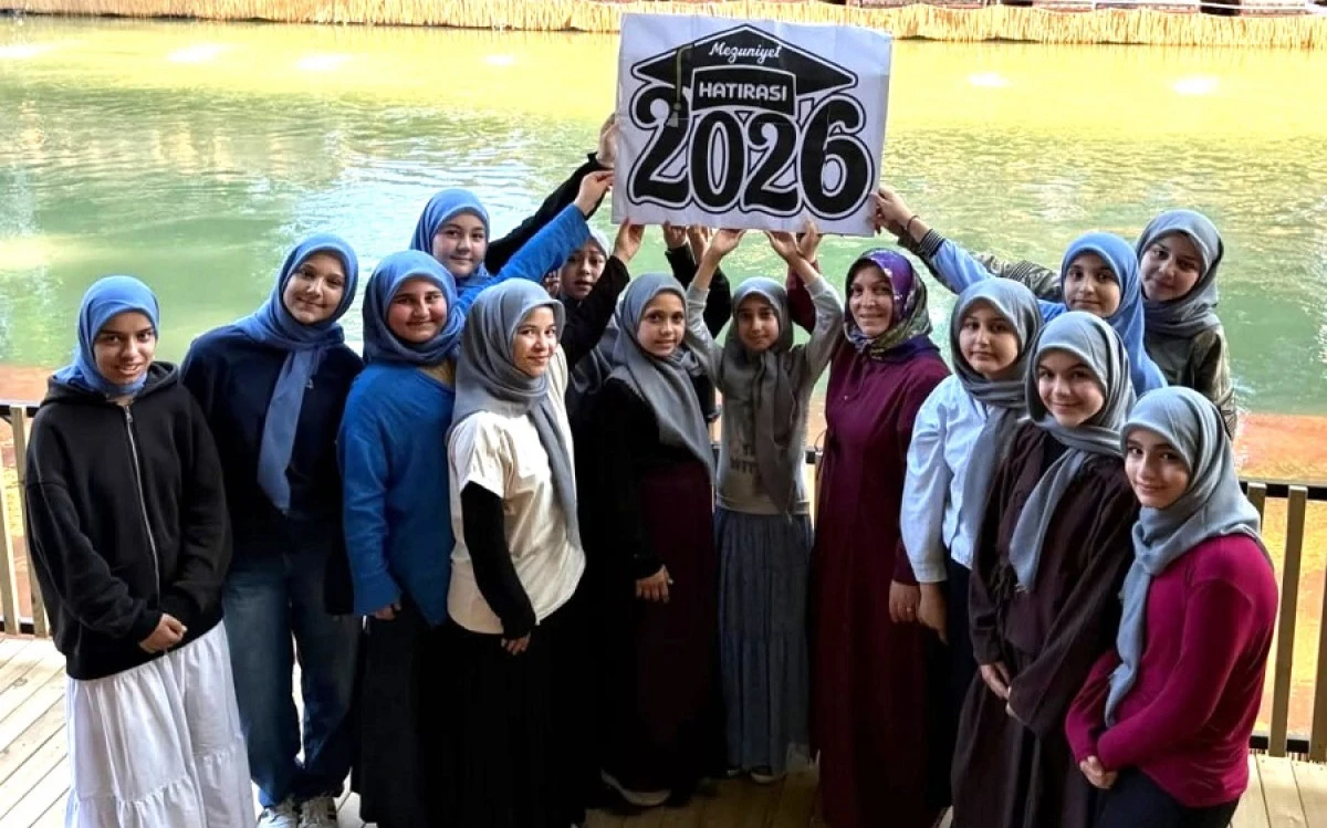 İzzet Azakoğlu Kız Kur&rsquo;an Kursu&rsquo;nda Yıl Sonu Coşkusu