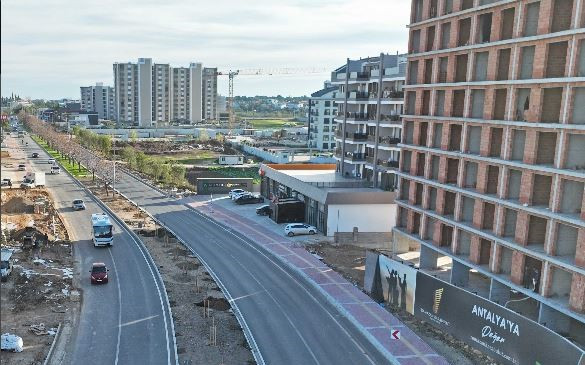 Kardeş Kentler Caddesi trafiğe yeniden açıldı