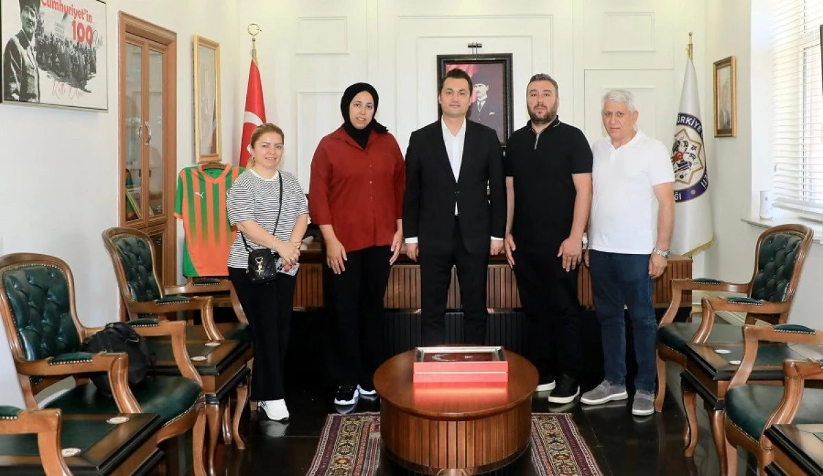 Kaymakam Şakir &Ouml;ner &Ouml;zt&uuml;rk, Taha Mira&ccedil; Ve Ailesini Makamında Ağırladı