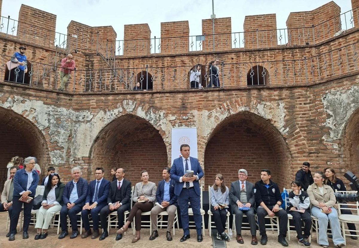 KIZILKULE&rsquo;DE 800. YILA &Ouml;ZEL ANLAMLI KİTAP OKUMA ETKİNLİĞİ