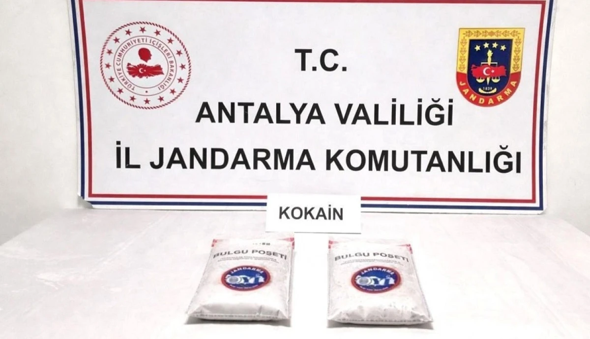 Konyaaltı&rsquo;nda 1 Kilo 375 Gram Kokain Ele Ge&ccedil;irildi