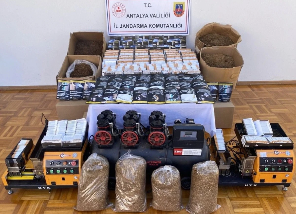 Kumluca İl&ccedil;esinde Ka&ccedil;ak T&uuml;t&uuml;n Operasyonu