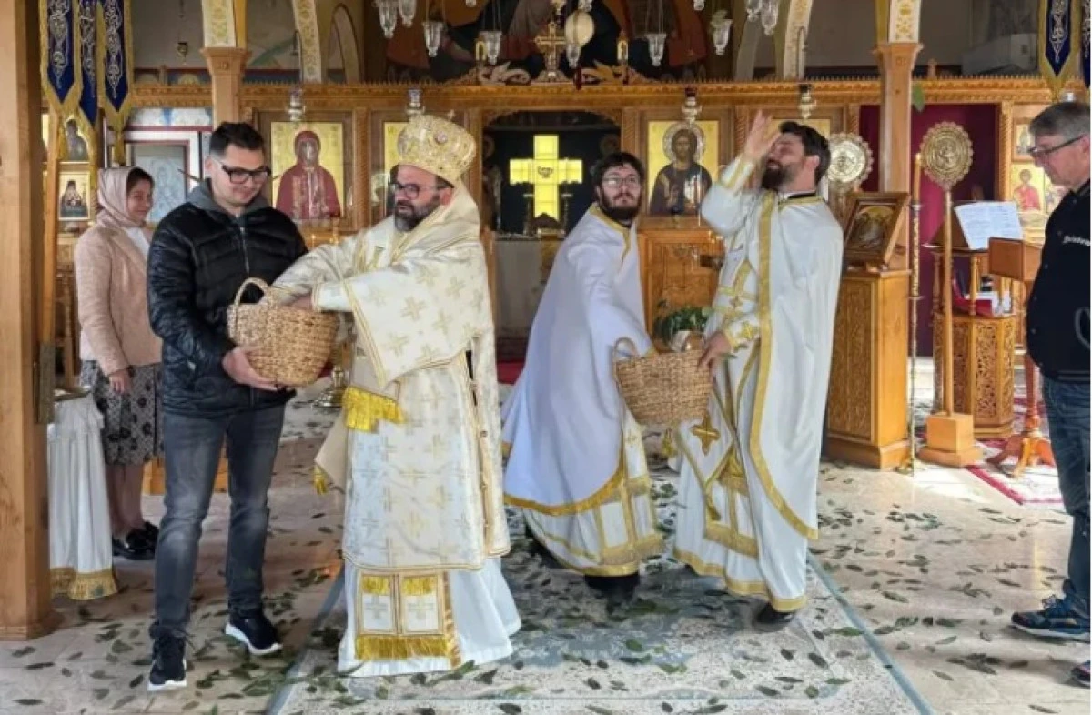 Mahmutlar&rsquo;da Paskalya Kutlaması 700 Kişi Aynı Sofrada Buluştu