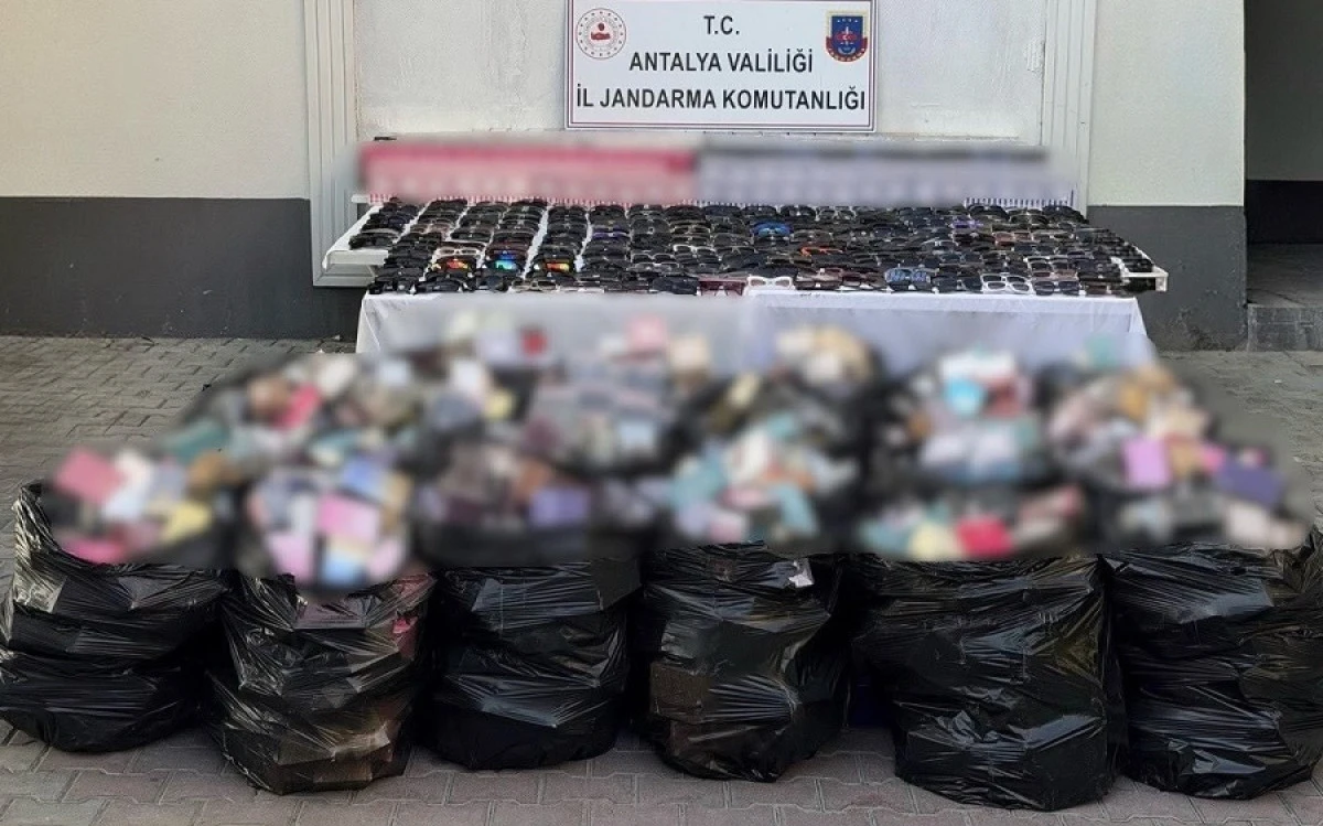 Manavgat'ta 4,8 Milyon TL'lik Ka&ccedil;ak &Uuml;r&uuml;n Operasyonu