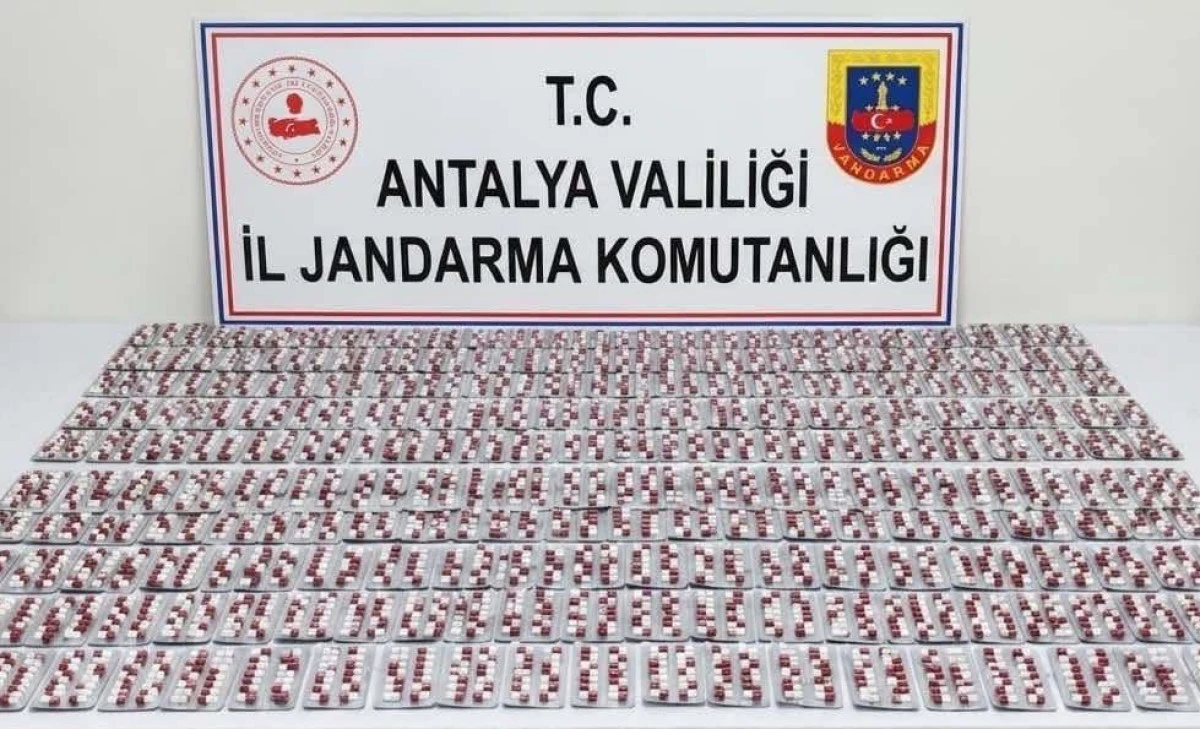 Manavgat&rsquo;ta Uyuşturucu Operasyonu: 3 Bin Sentetik Hap Ele Ge&ccedil;irildi