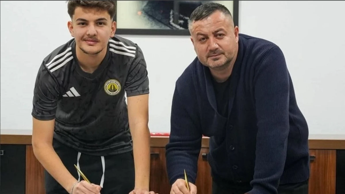 Mert Efe Nizam Profesyonelliğe Adım Attı