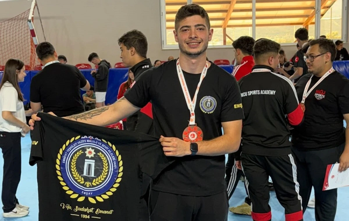 Mert Kıvan&ccedil; Kurt'tan T&uuml;rkiye &Uuml;&ccedil;&uuml;nc&uuml;l&uuml;ğ&uuml;