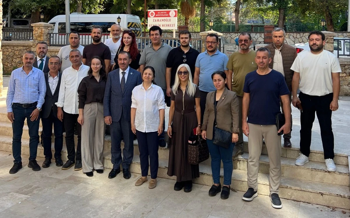 M&uuml;ft&uuml; Seven Basın Mensuplarını Konuk Etti