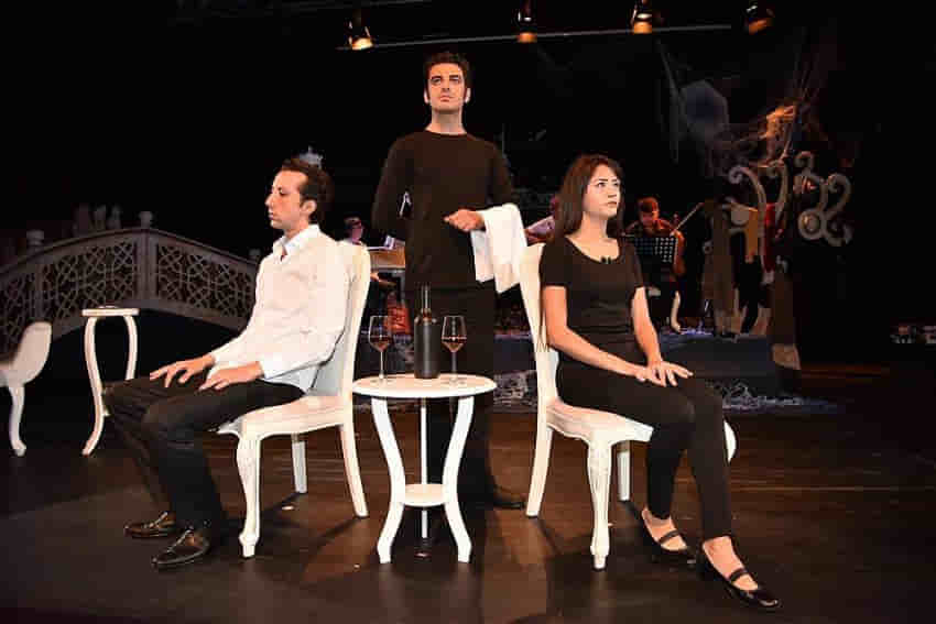 'Orhan Veli ile Git Gidebildiğin Yere" Alanya A&ccedil;ık Hava Tiyatrosu&rsquo;nda