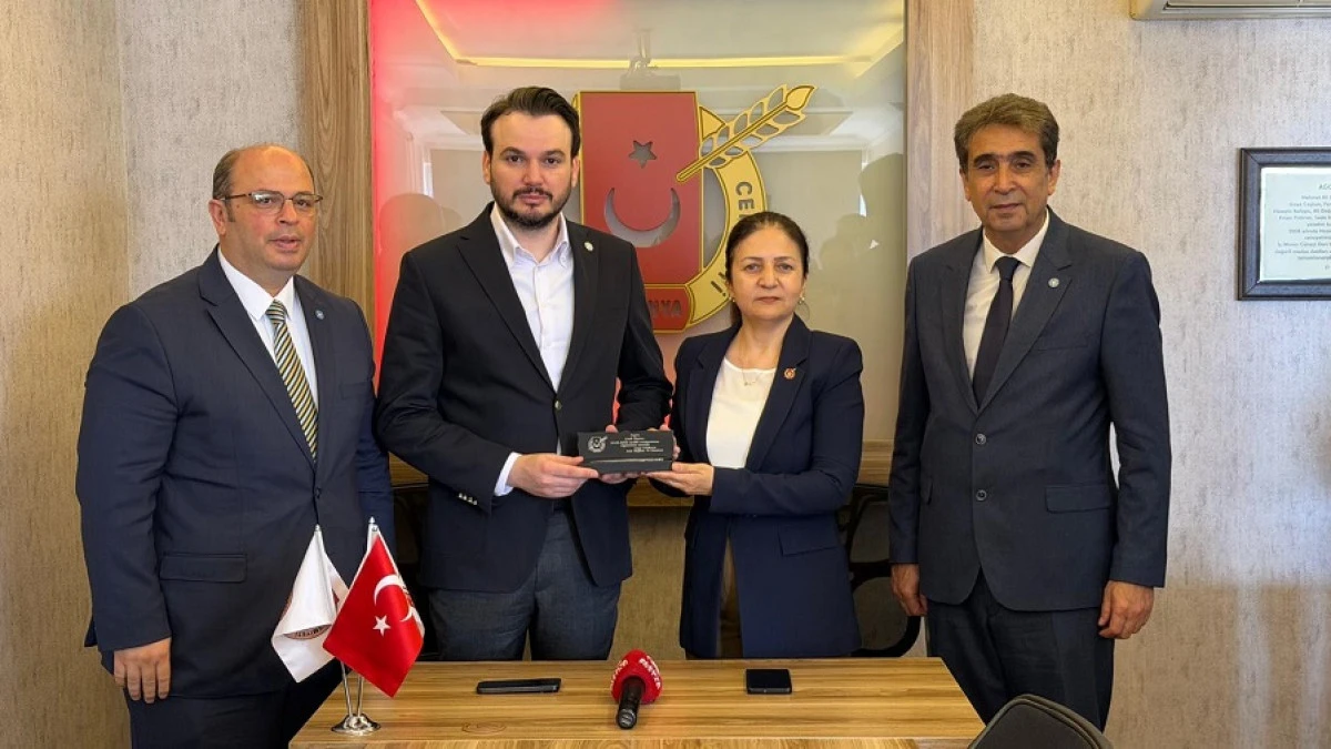 &Ouml;zatıcı&rsquo;dan AGC&rsquo;de Basın &Ouml;zg&uuml;rl&uuml;ğ&uuml; Vurgusu