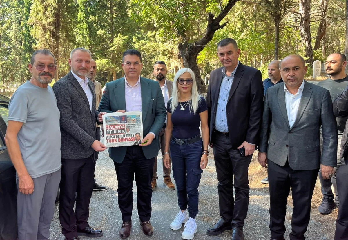 Ruhi Ersoy&rsquo;dan Alanyat&uuml;rk Gazetesi&rsquo;ne &Ouml;vg&uuml;
