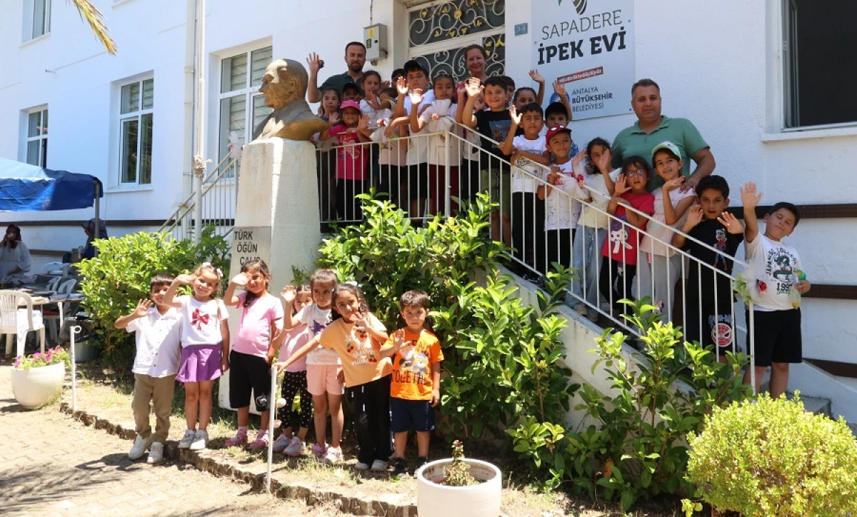 Sapadere İpek Evi ziyaret&ccedil;ilerin ilgi odağı oldu
