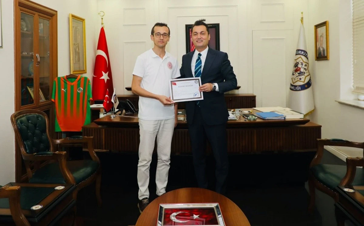 Sayhan&rsquo;a başarı belgesi