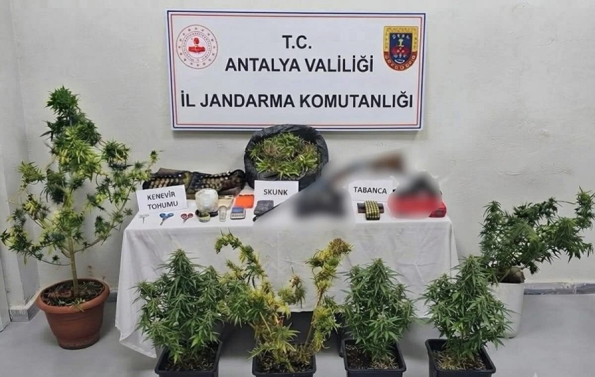 Serik ve Alanya&rsquo;da Uyuşturucu Operasyonu: 22 Ş&uuml;pheli G&ouml;zaltında