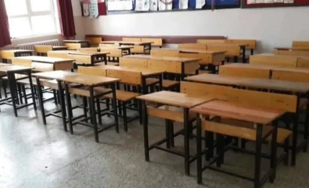 SİLAHLI SALDIRILAR SONRASI VELİLER TEDİRGİN: SINIFLAR BOŞ KALDI