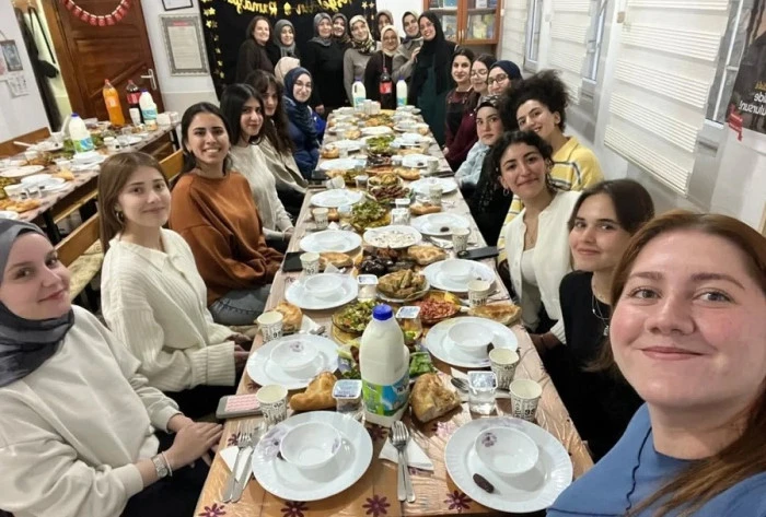 Soframda &Ouml;ğrenci Var, Evimde Bereket Var Projesi T&uuml;m Hızıyla S&uuml;r&uuml;yor