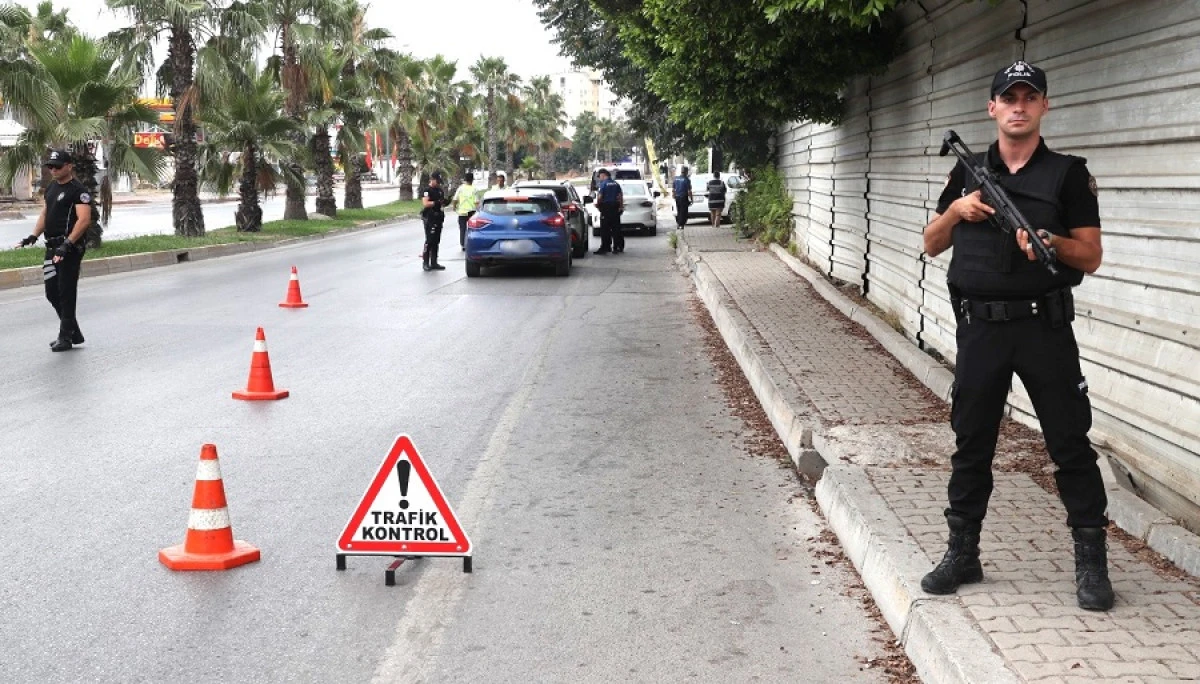 Son 1 Haftada Antalya'da 237 Şahıs Tutuklandı