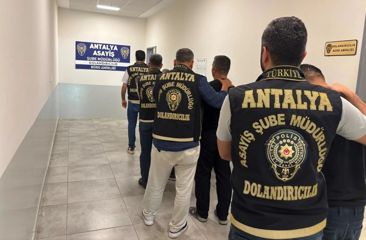 Son 1 Haftada Antalya'da 242 Şahıs Tutuklandı