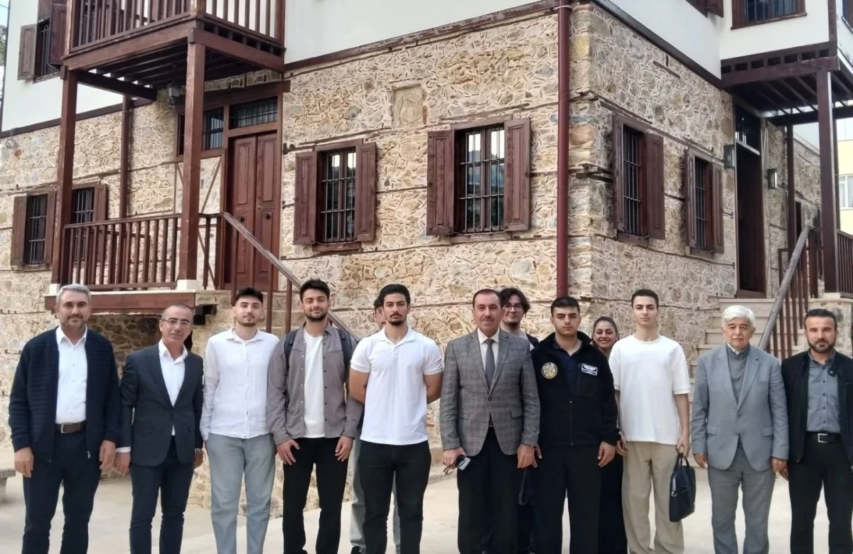 TEKNOFEST Ruhuyla Gen&ccedil;lerden Anlamlı Ziyaret