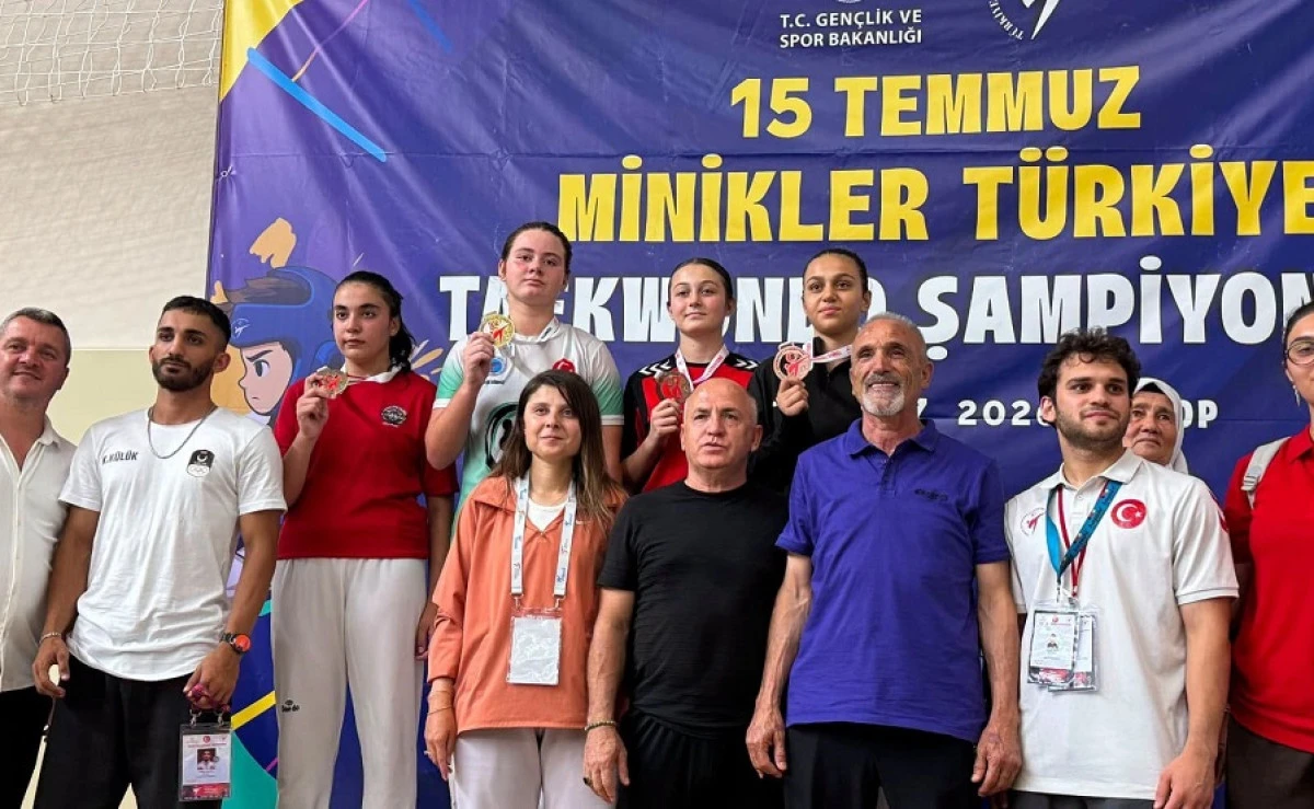 T&uuml;rkiye Şampiyonu Menekşe D&ouml;nmez'den Alanya'ya B&uuml;y&uuml;k Gurur