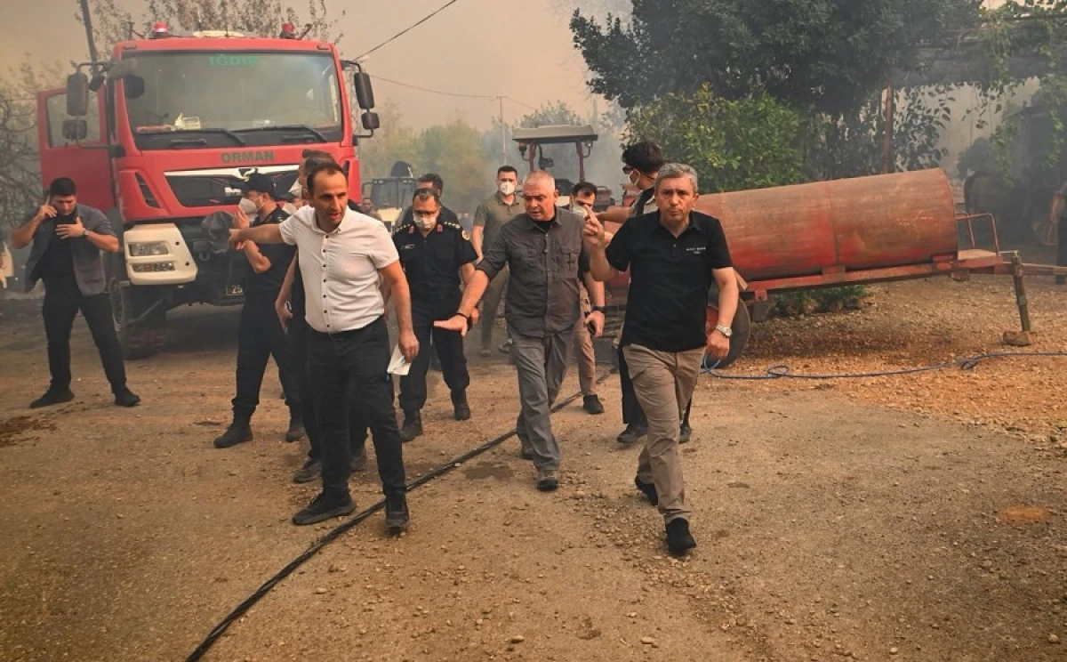 Vali Şahin Yangın B&ouml;lgelerinde İncelemelerde Bulundu