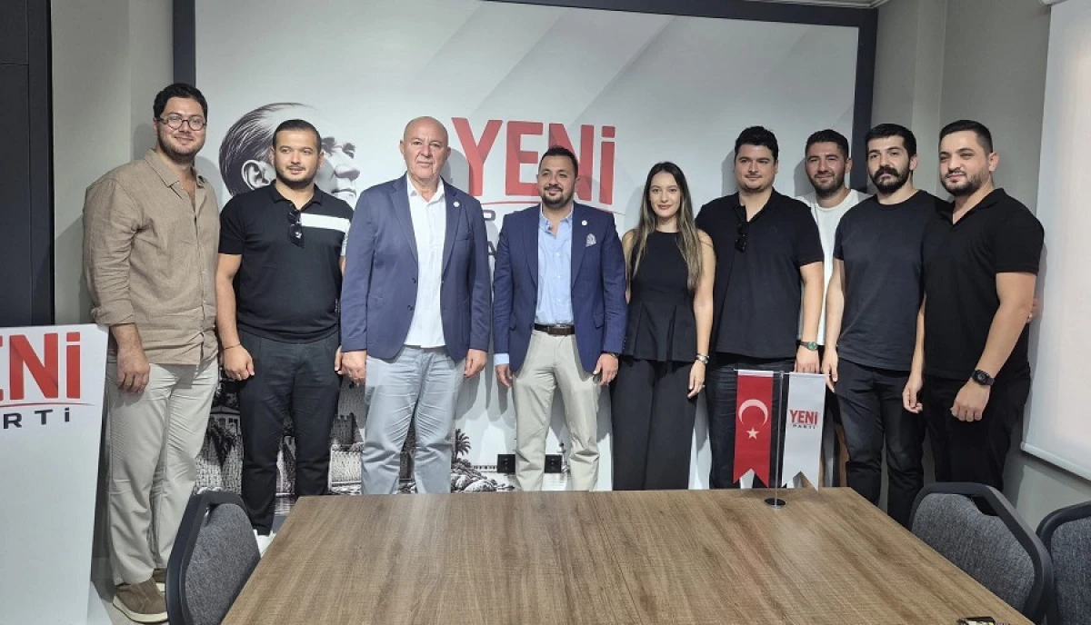 Yeni Parti Alanya&rsquo;da Gen&ccedil;lerle B&uuml;y&uuml;yor